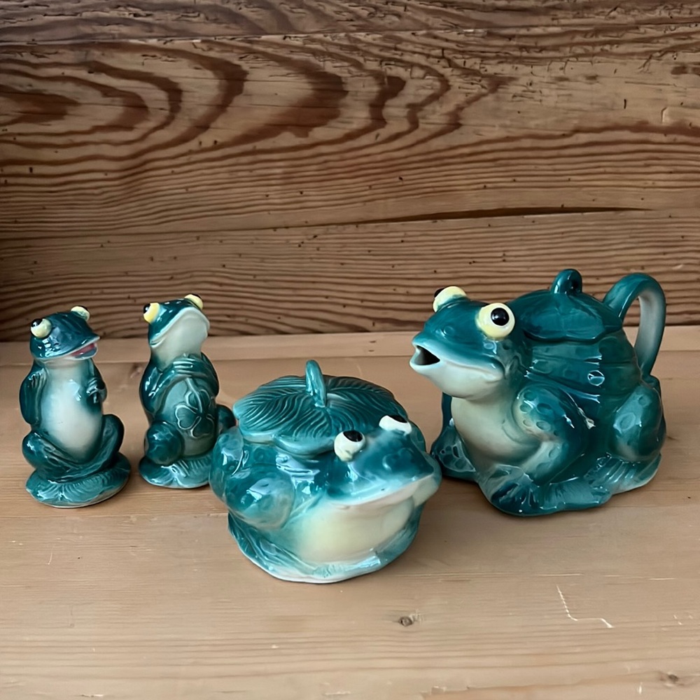 Vintage Frog Sugar, Creamer, Salt & Pepper by Fairyland China- Made in Japan